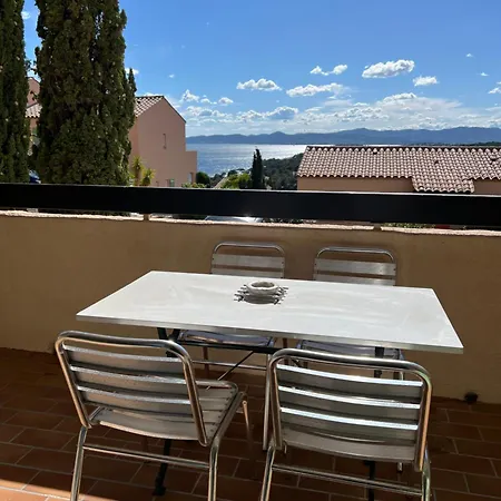 Vue Et Piscine Apartamento Saint-Raphaël