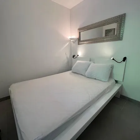 Vue Et Piscine Saint-Raphaël